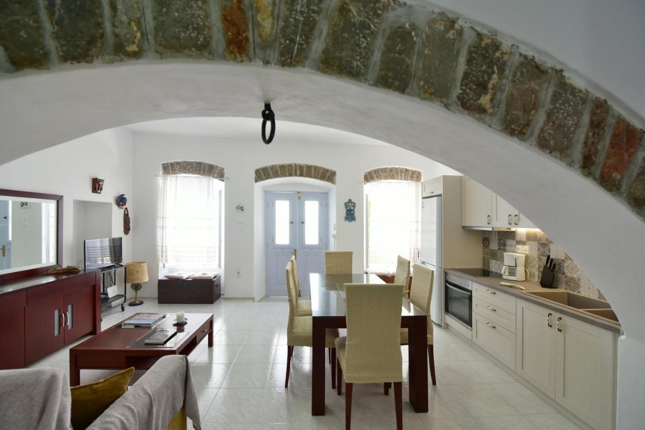 Arco I/ Downtown Rustic Apartment/4 Min From Port Hydra  Bagian luar foto