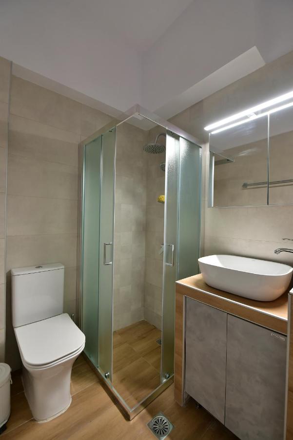 Arco I/ Downtown Rustic Apartment/4 Min From Port Hydra  Bagian luar foto