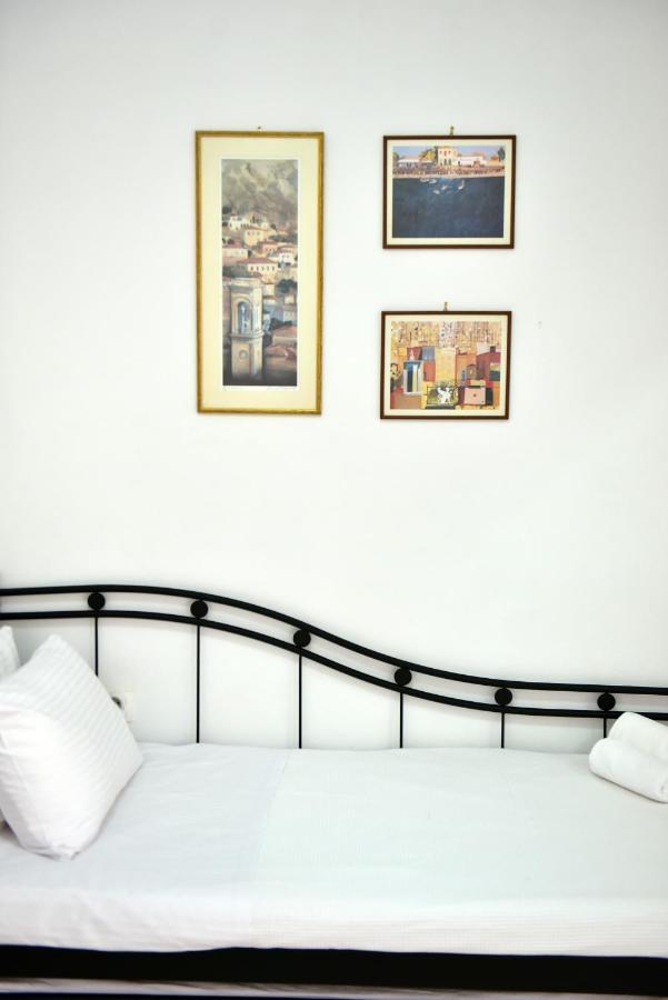 Arco I/ Downtown Rustic Apartment/4 Min From Port Hydra  Bagian luar foto