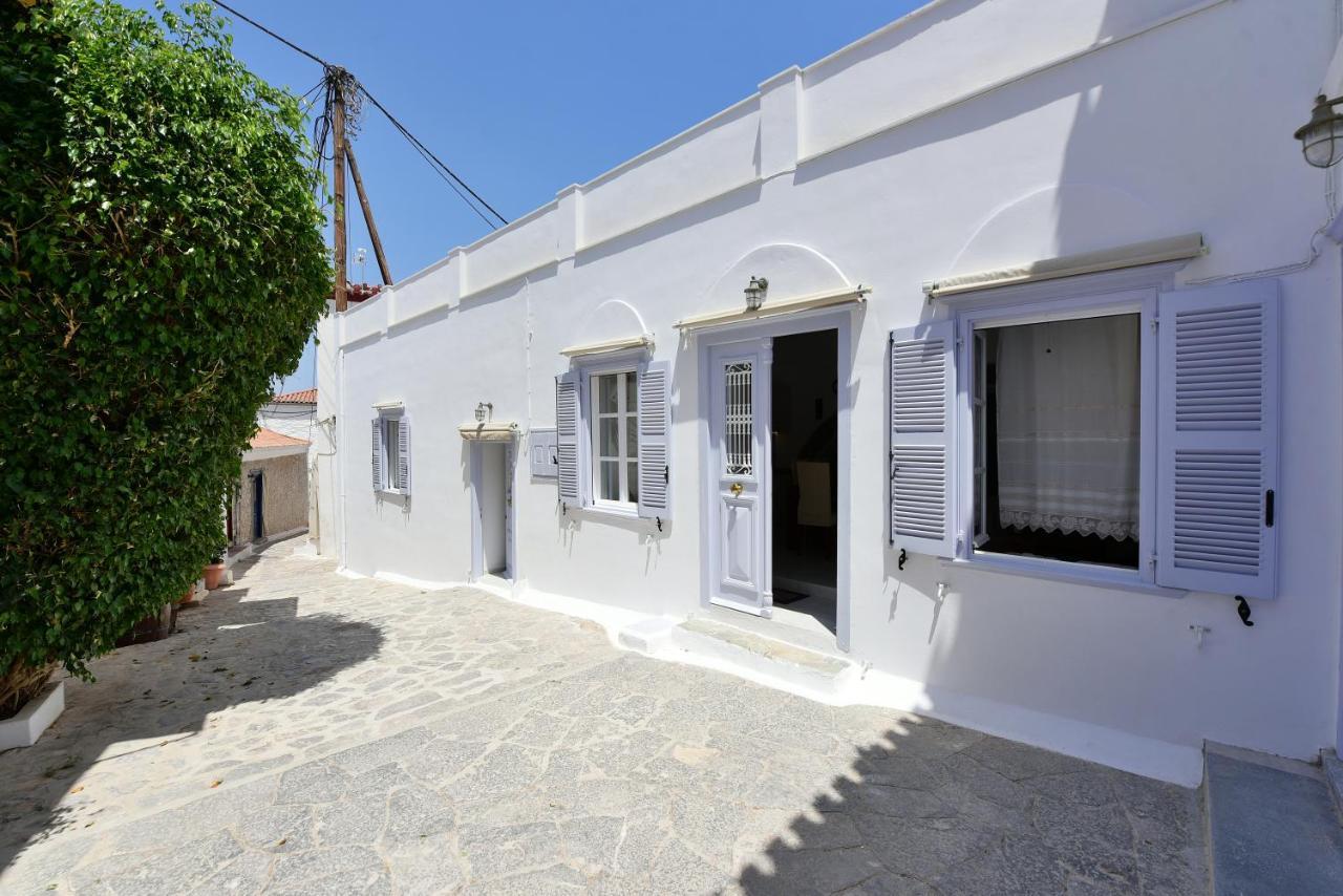 Arco I/ Downtown Rustic Apartment/4 Min From Port Hydra  Bagian luar foto